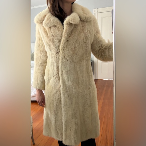 White mink coat - Picture 4 of 7
